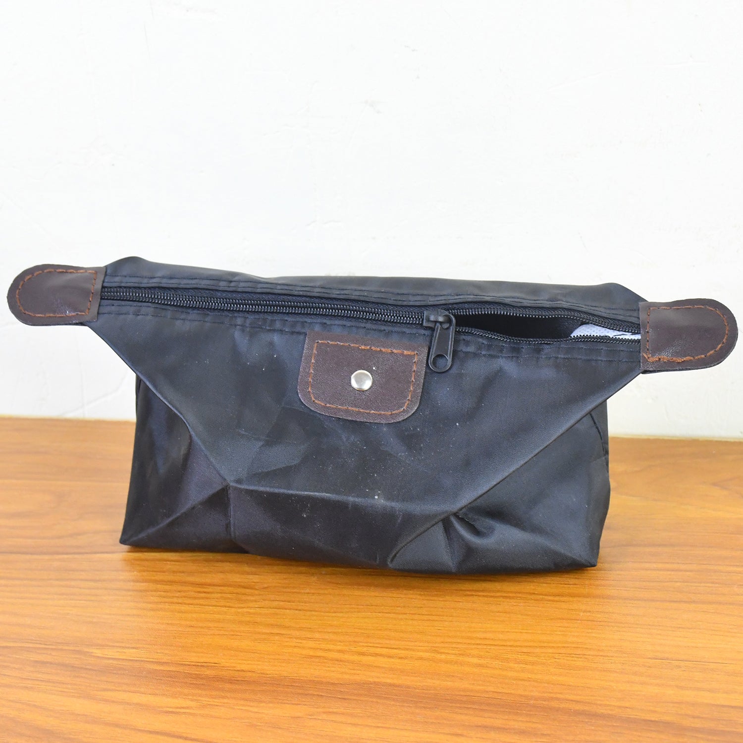 Premium Quality Multipurpose Travel Bag / Organizer Pouch (1 Pc) Premium Quality Multipurpose Travel Bag / Organizer Pouch (1 Pc)